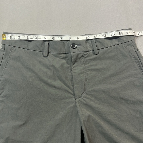 Men’s gap tech shorts size 30 - Picture 4 of 7